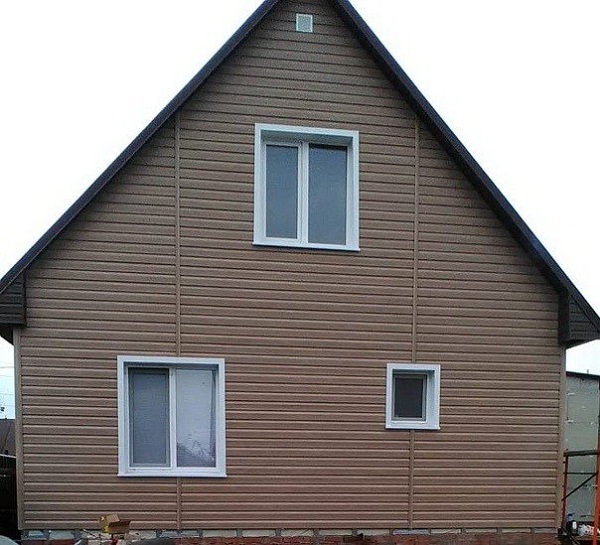Сайдинг Blockhouse Люкс BH-01 однопереломный Каштан