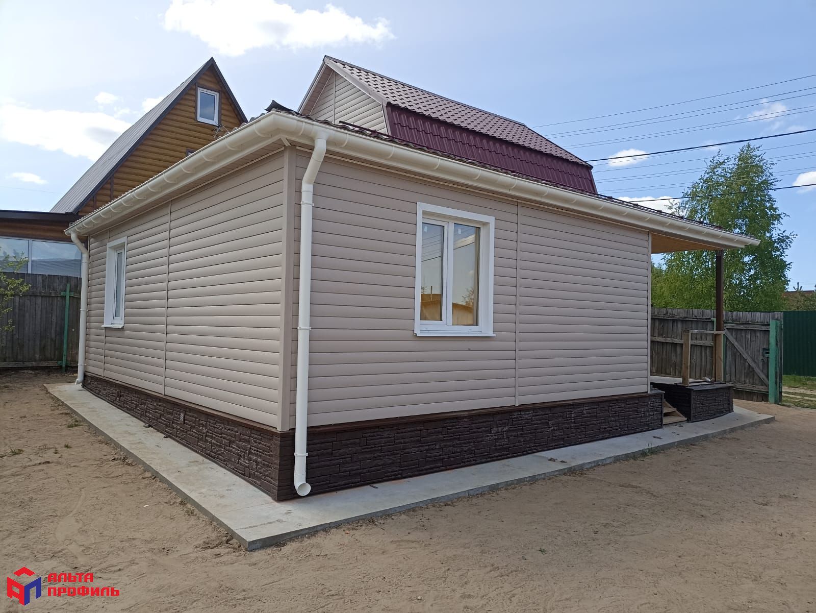 Сайдинг Blockhouse виниловый BH-01 однопереломный