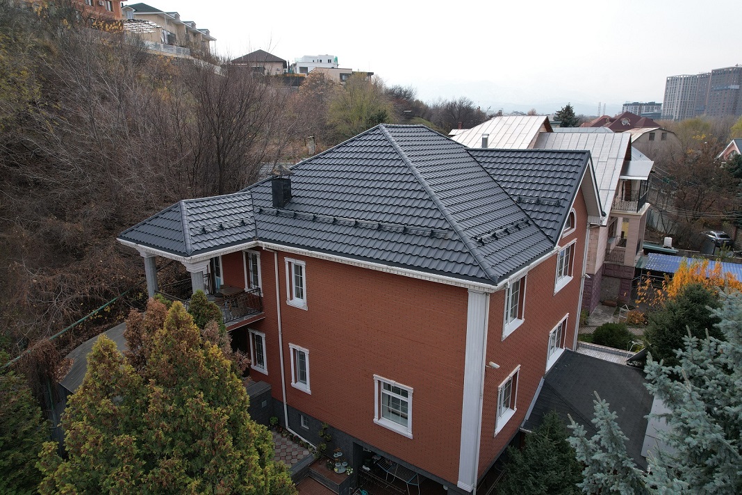 Модульная металлочерепица Гётеборг Zn180 1205х765мм Rooftop Бархат 0,5 мм Ral 7016